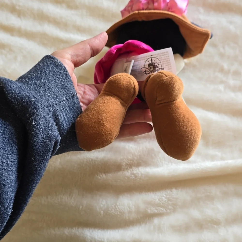Disney Parks Authentic Pirate Minnie Mouse   Rare‎ Park Plush